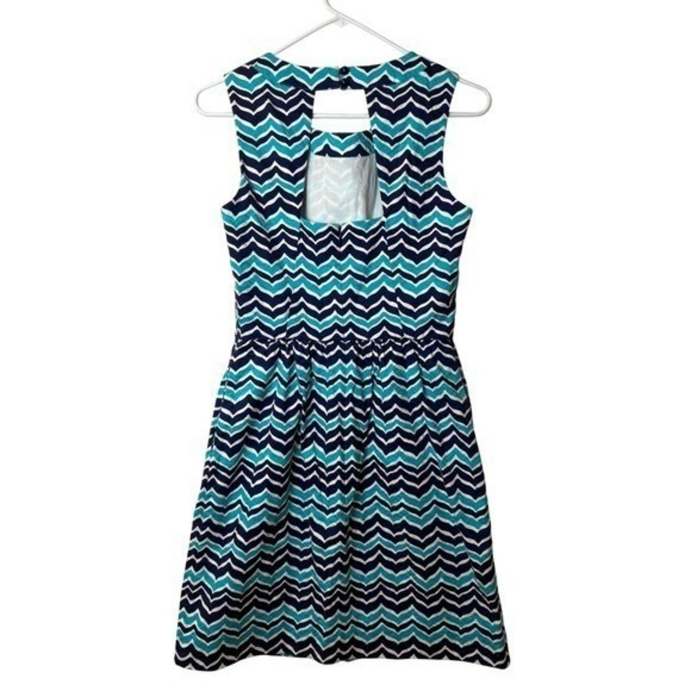 Vineyard Vines Fit Flare Dress Blue White Open Back Coastal Preppy Size 4 - Picture 3 of 12